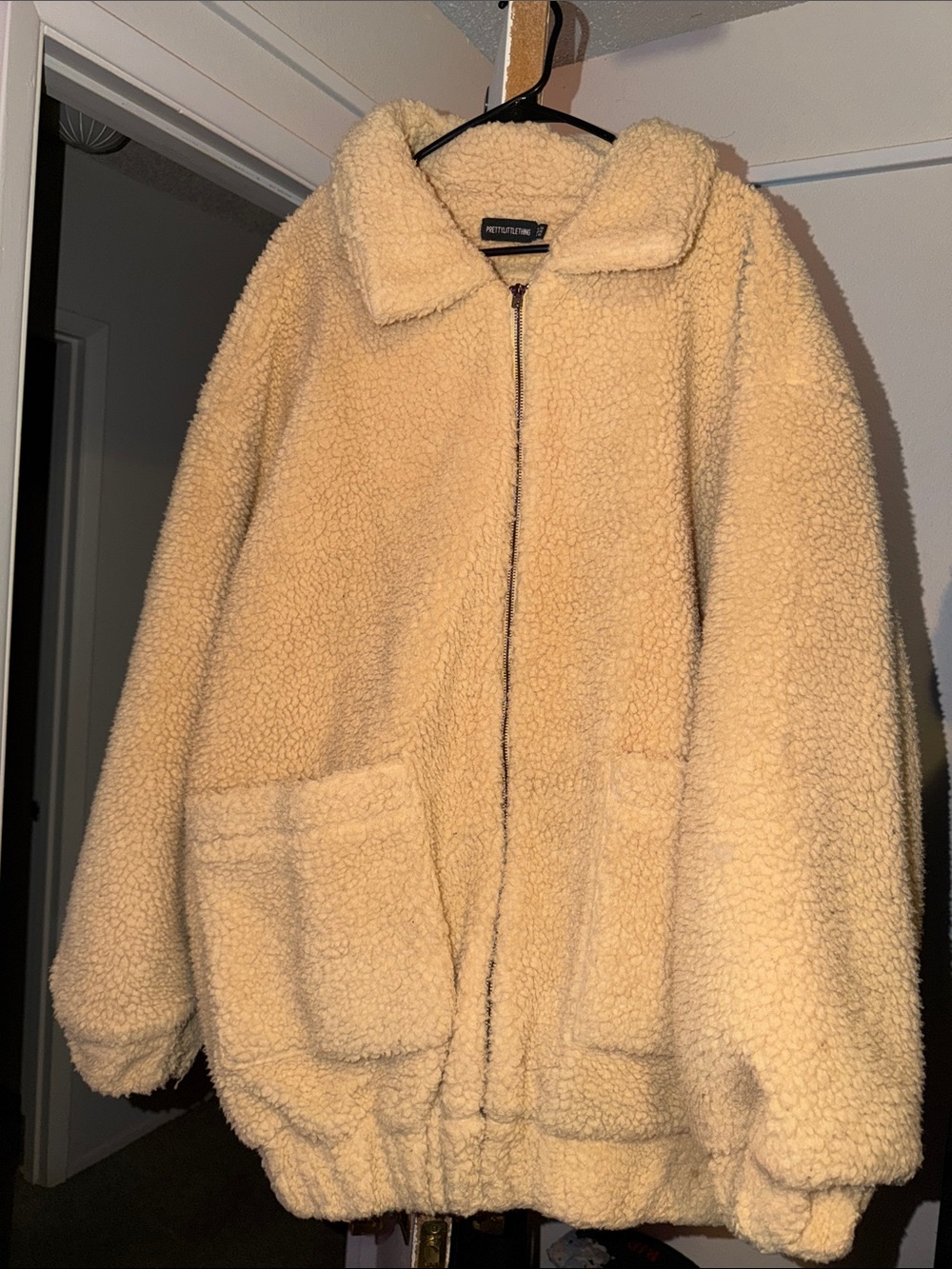 Over sized Shearling Teddy Zip Front Jacket - Cream Pretty Little Thing